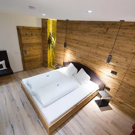Alpina Guest house 3*
